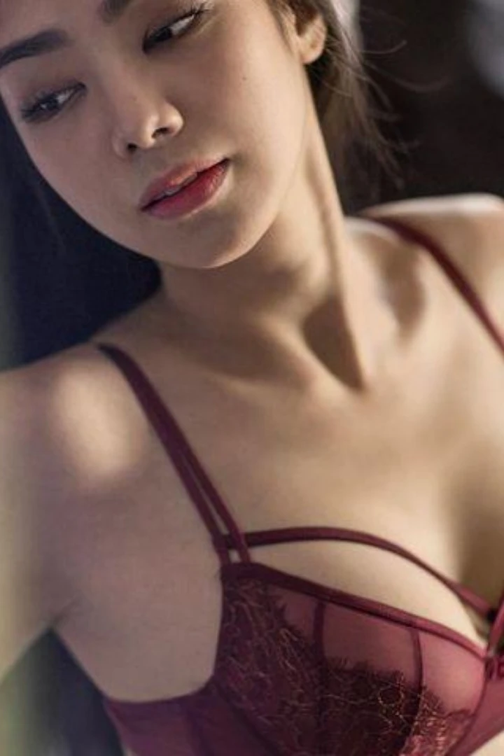 Alyssa — 1 / 3