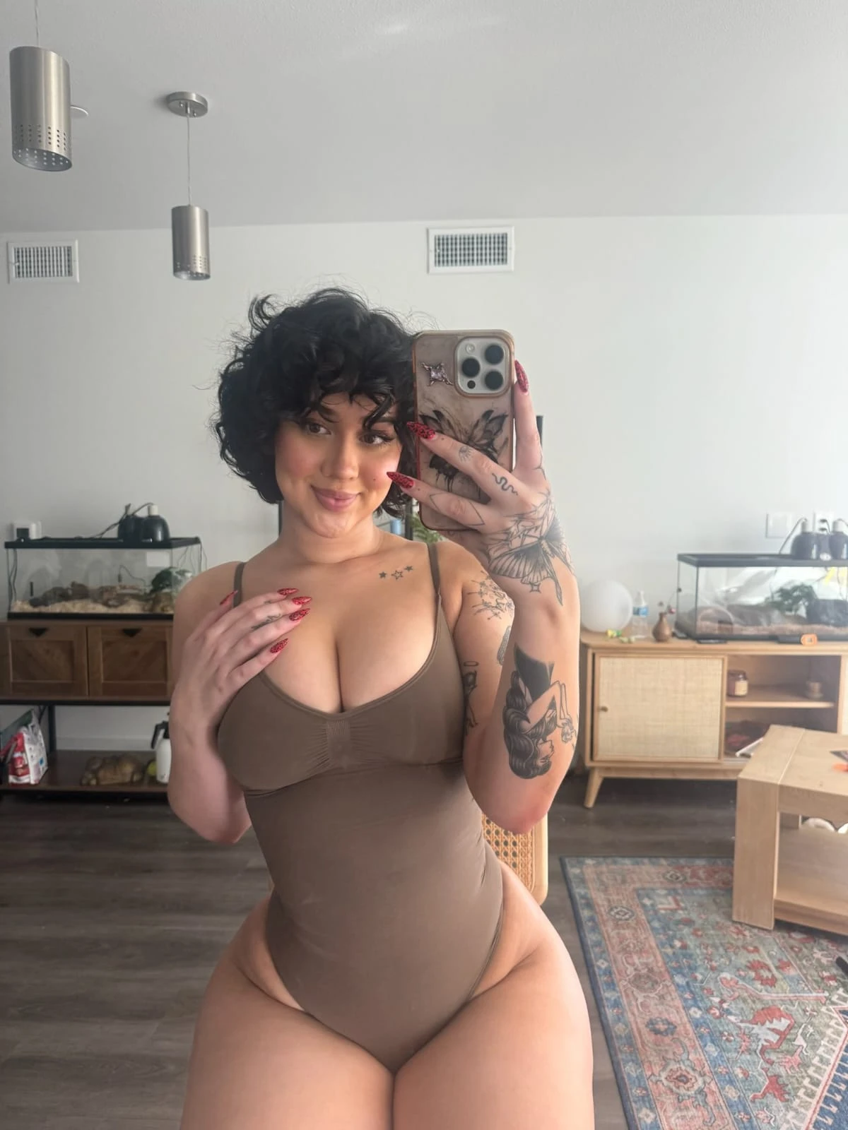 Bella — 4 / 6