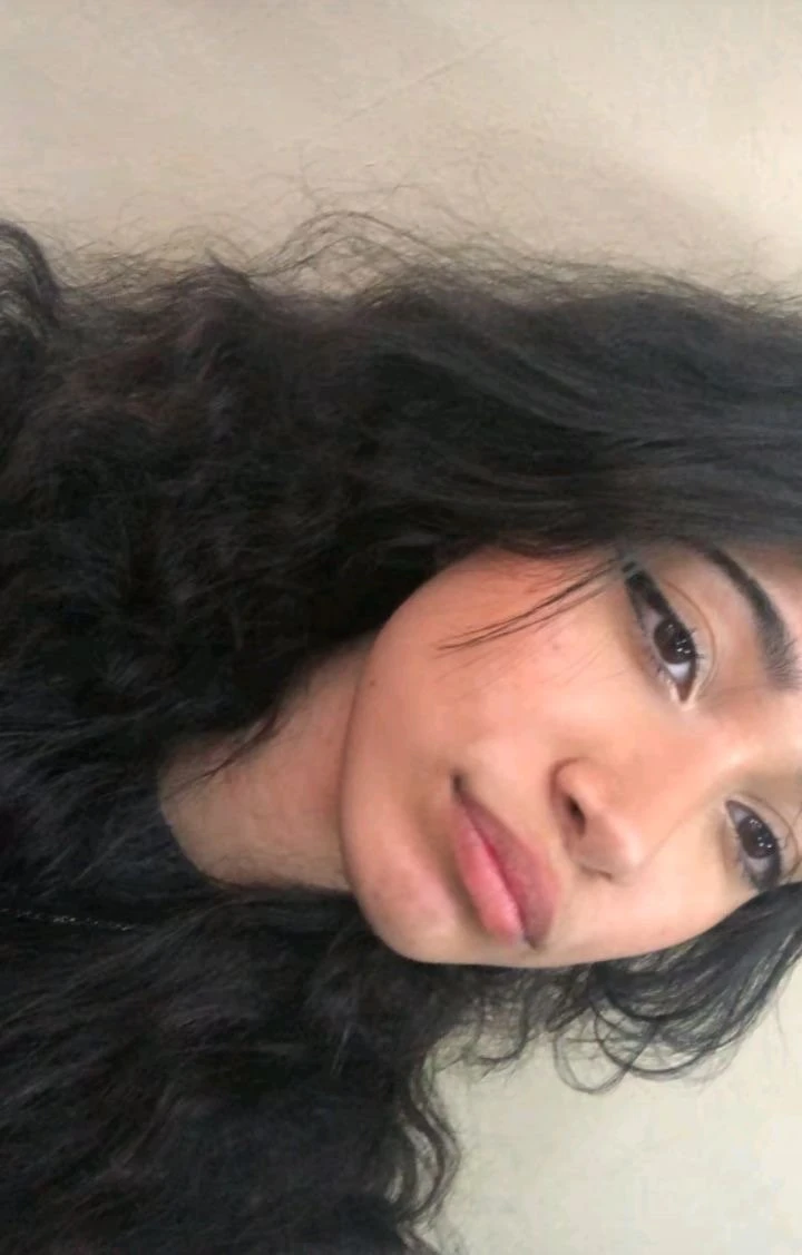 Elena — 3 / 9