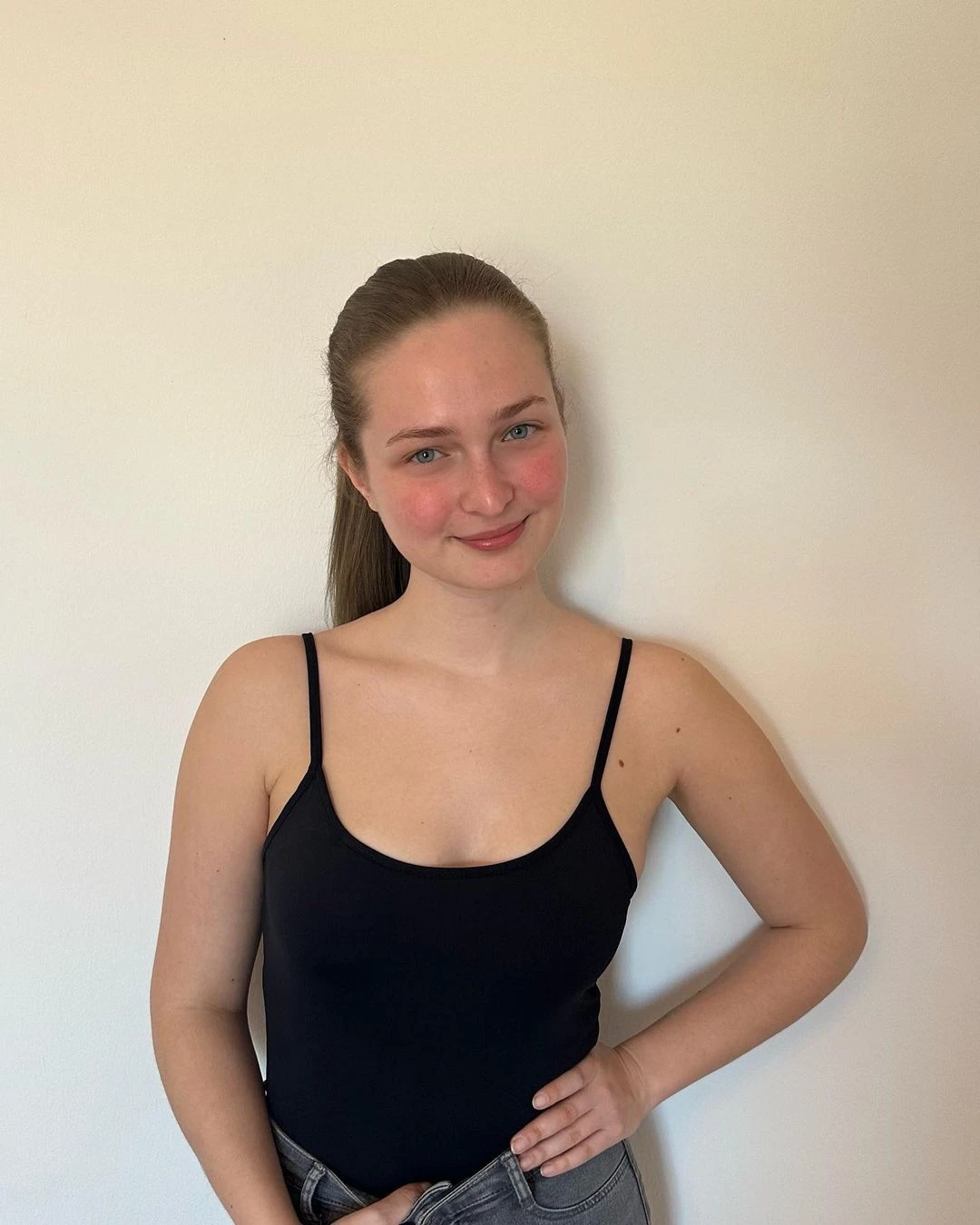 Linda — 2 / 6