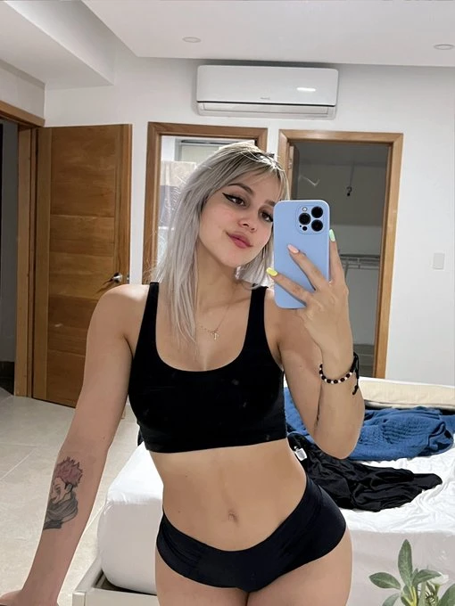 Debby — 2 / 4