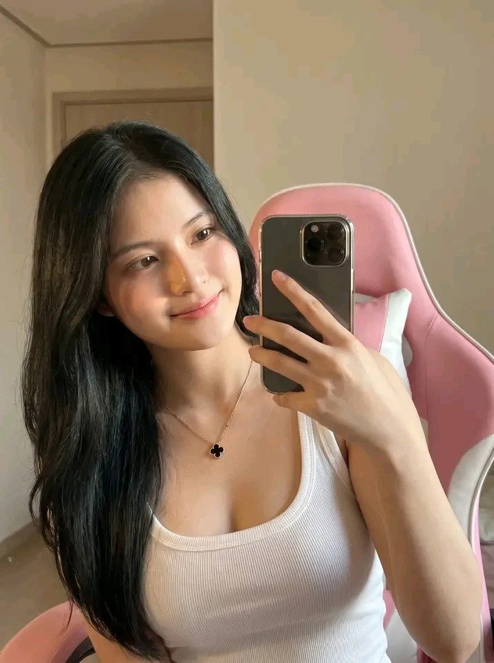 Jesika — 7 / 8
