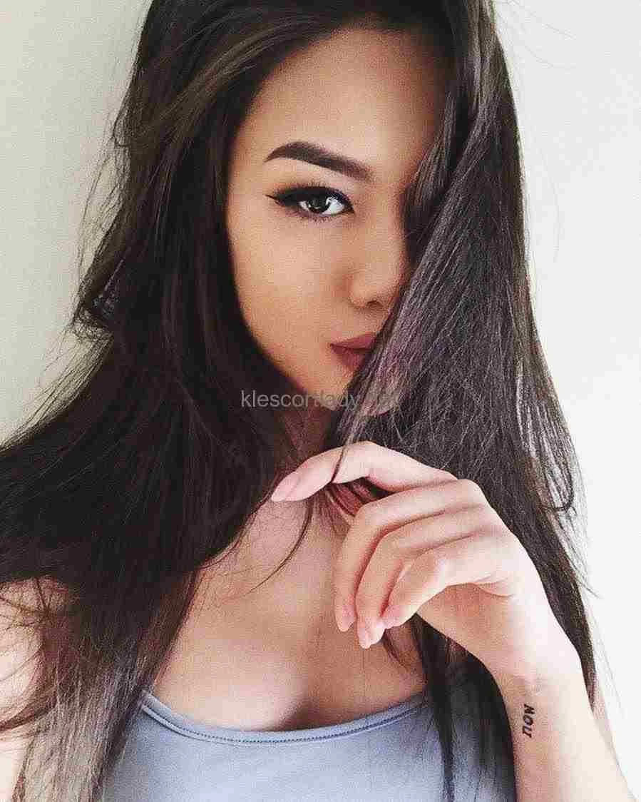 Helen — 2 / 5