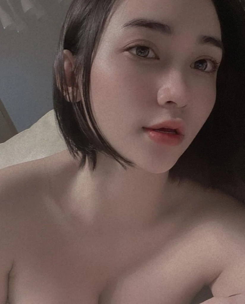 Lindy — 1 / 4