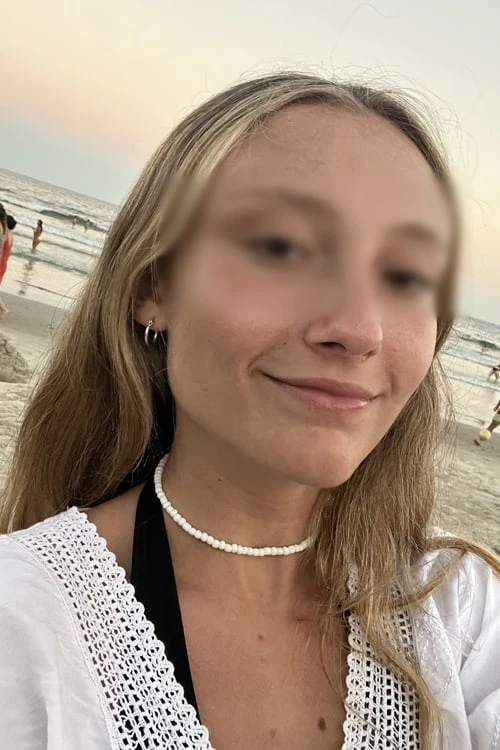 Caroline — 2 / 9