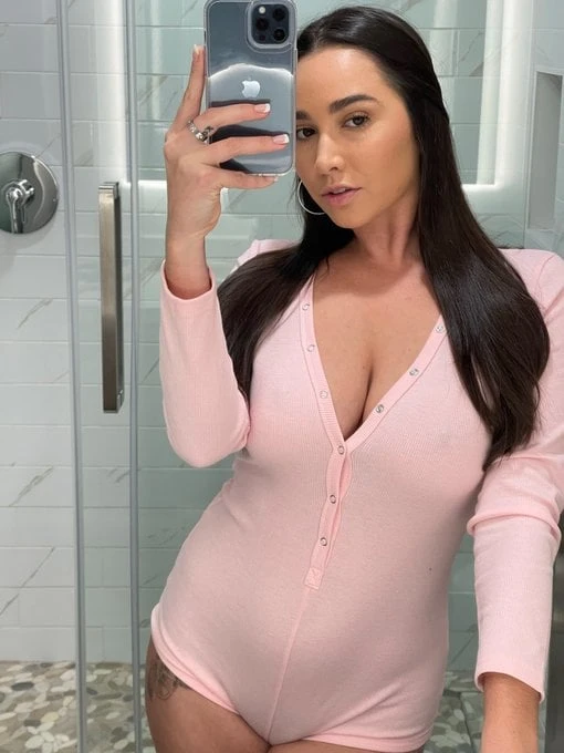 Roselyne rose, Escort, Tirana