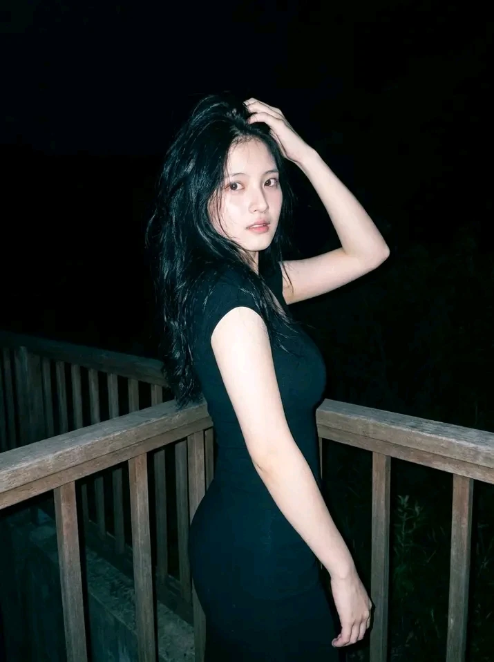 Jesika — 2 / 8