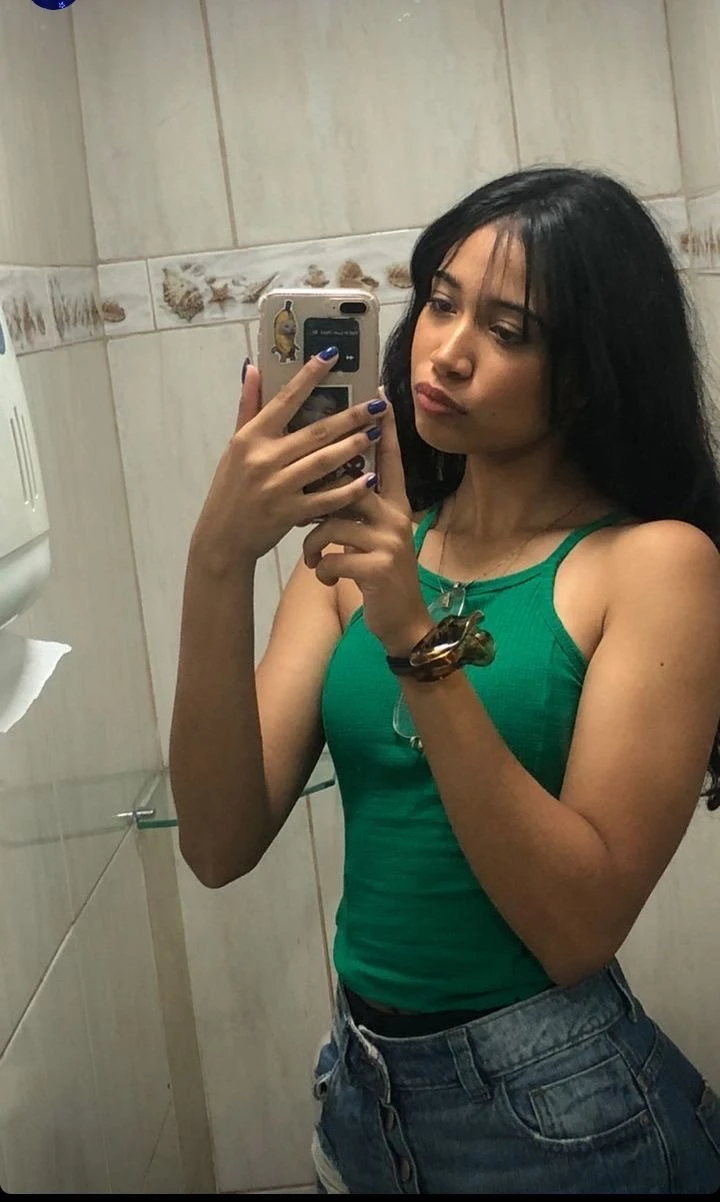 Elena — 5 / 9