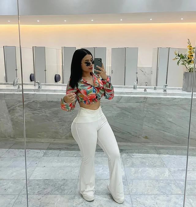 Kendall — 1 / 10