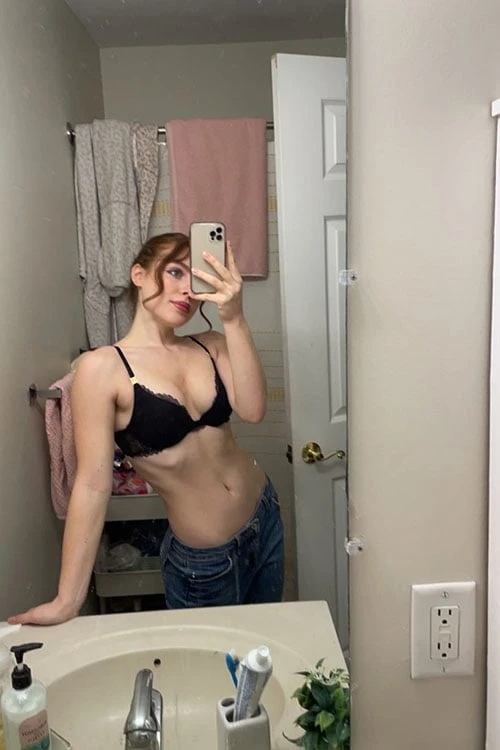 Amelia — 2 / 7