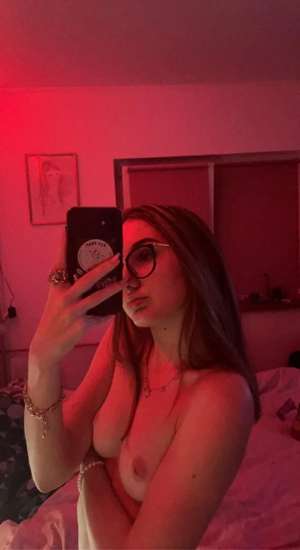Bella — 4 / 6