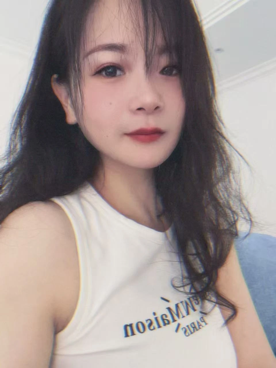 Angela — 2 / 5