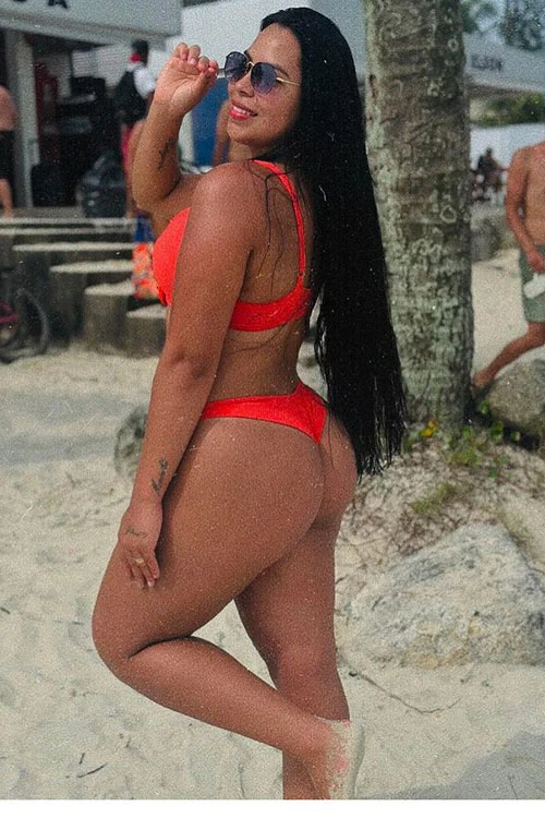 Ivana — 3 / 7