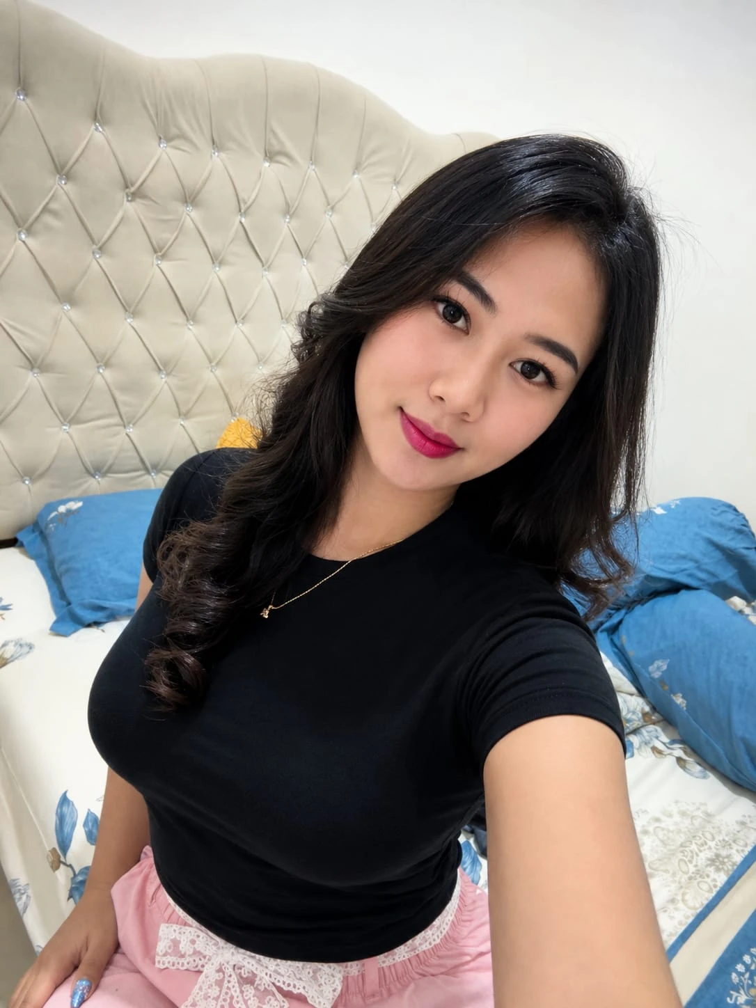 Lucy Massage — 2 / 11