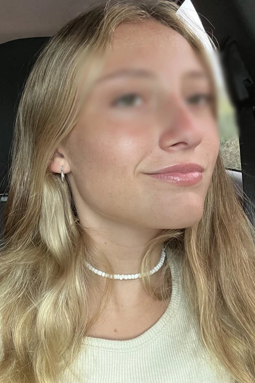 Caroline — 7 / 9