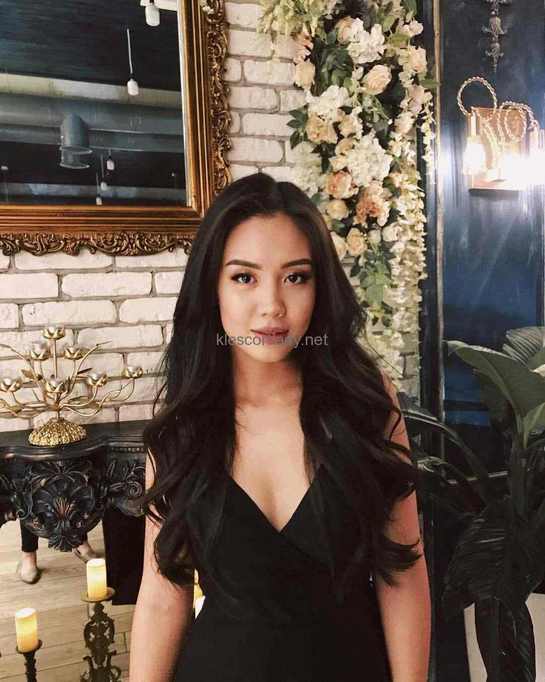 Helen — 4 / 5