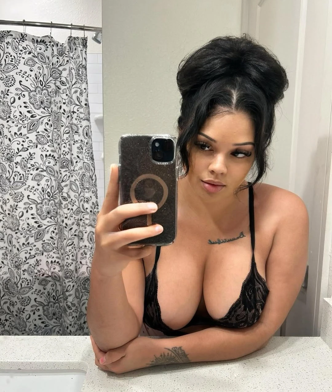 Clara — 9 / 10