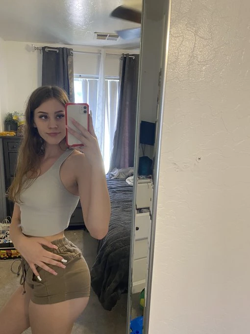 Savana, Escort, Tirana