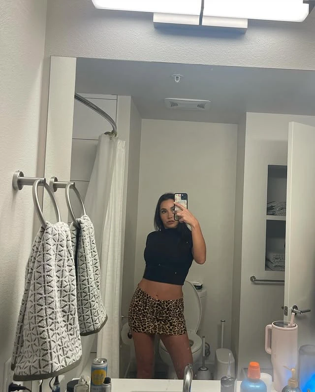 kiyana — 3 / 11