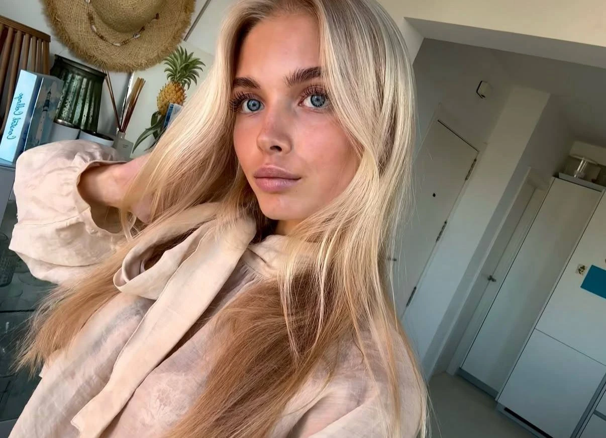 Dana — 3 / 7