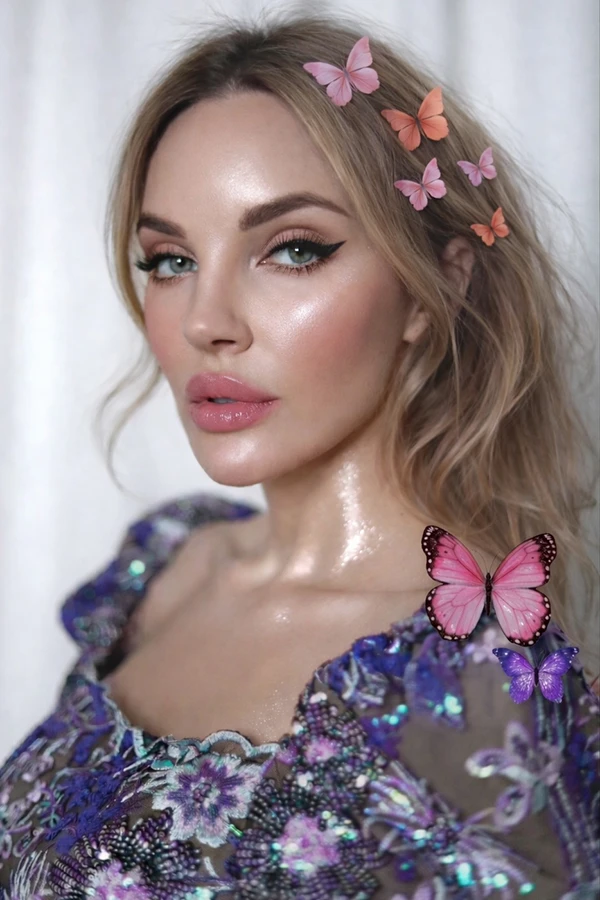 Amelina — 7 / 9