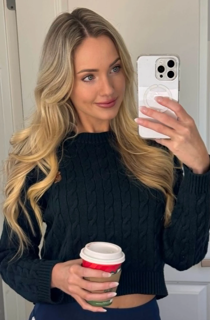 Ella — 2 / 7