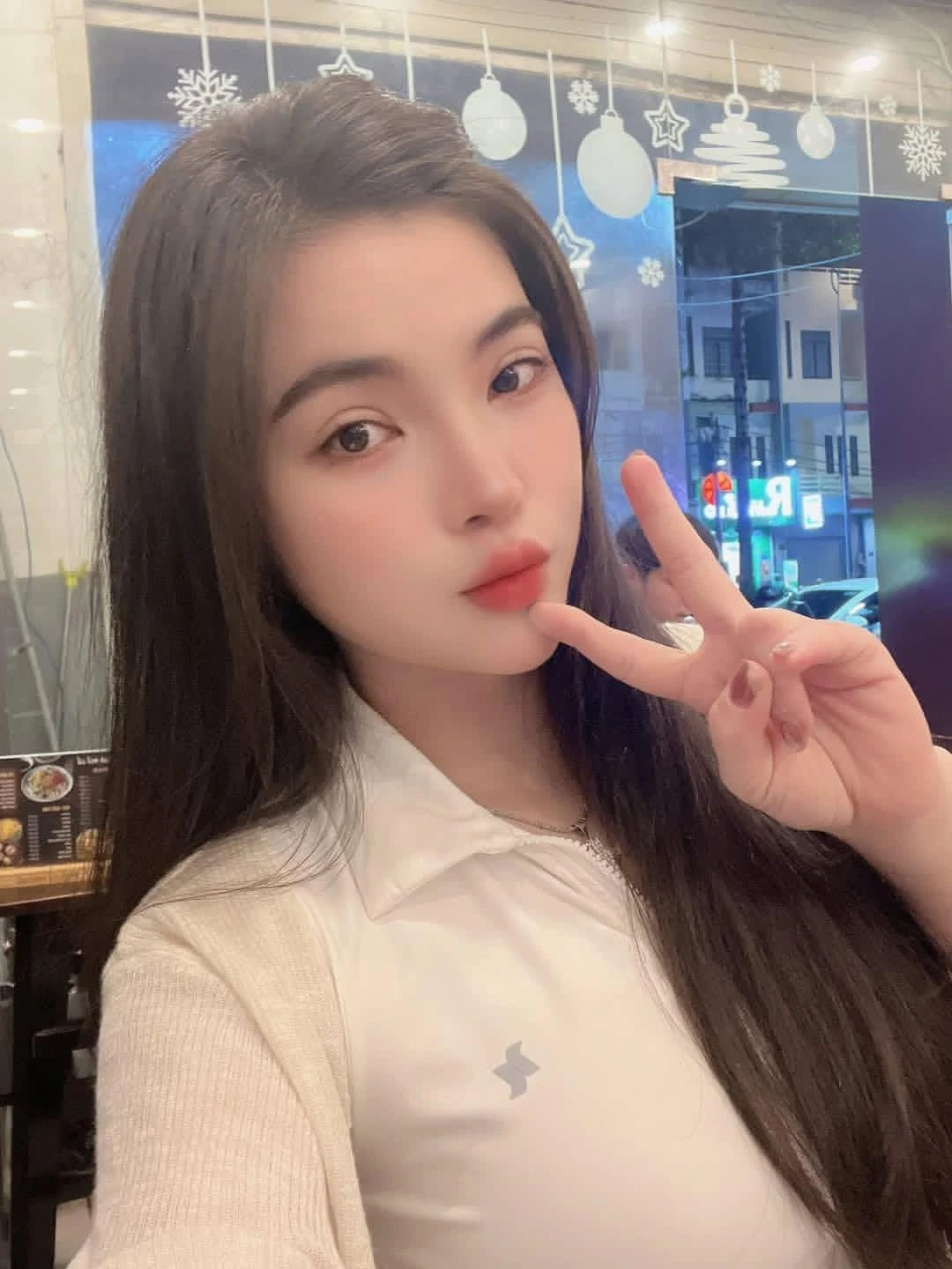 nafira aurelia — 4 / 11