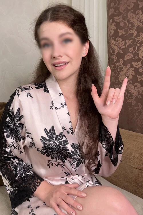 Kiara — 9 / 10