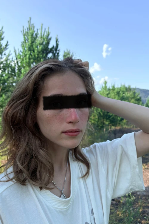 Alison — 2 / 11