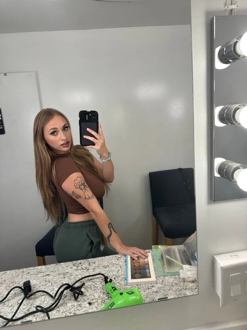 Julia — 4 / 5