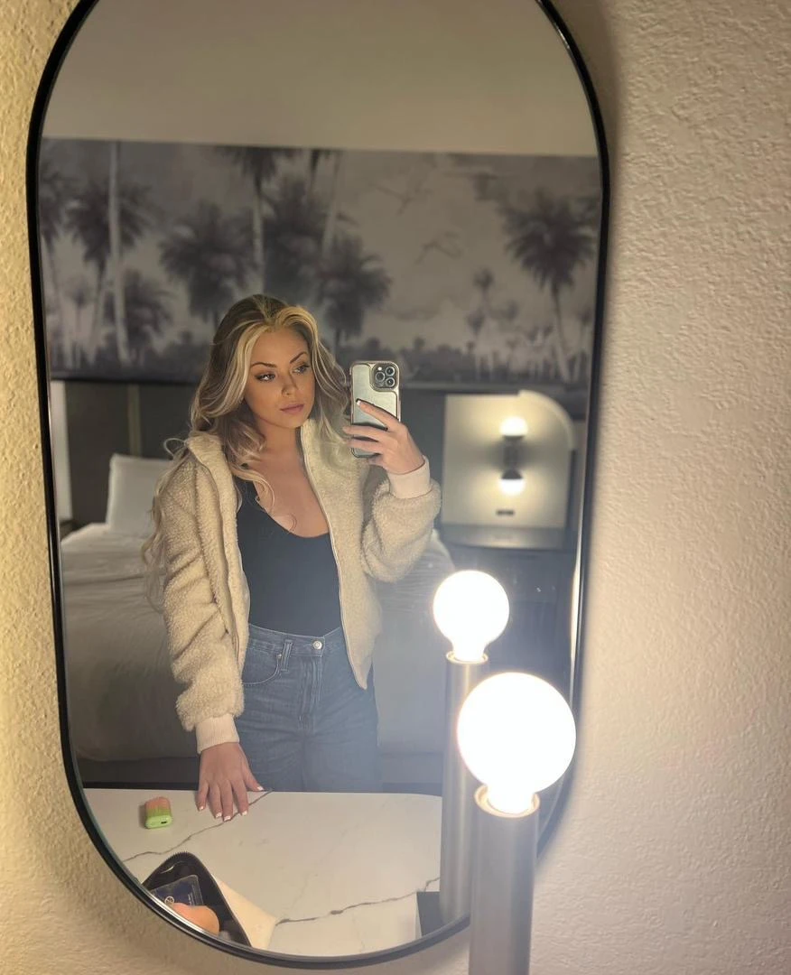 Luna — 2 / 5