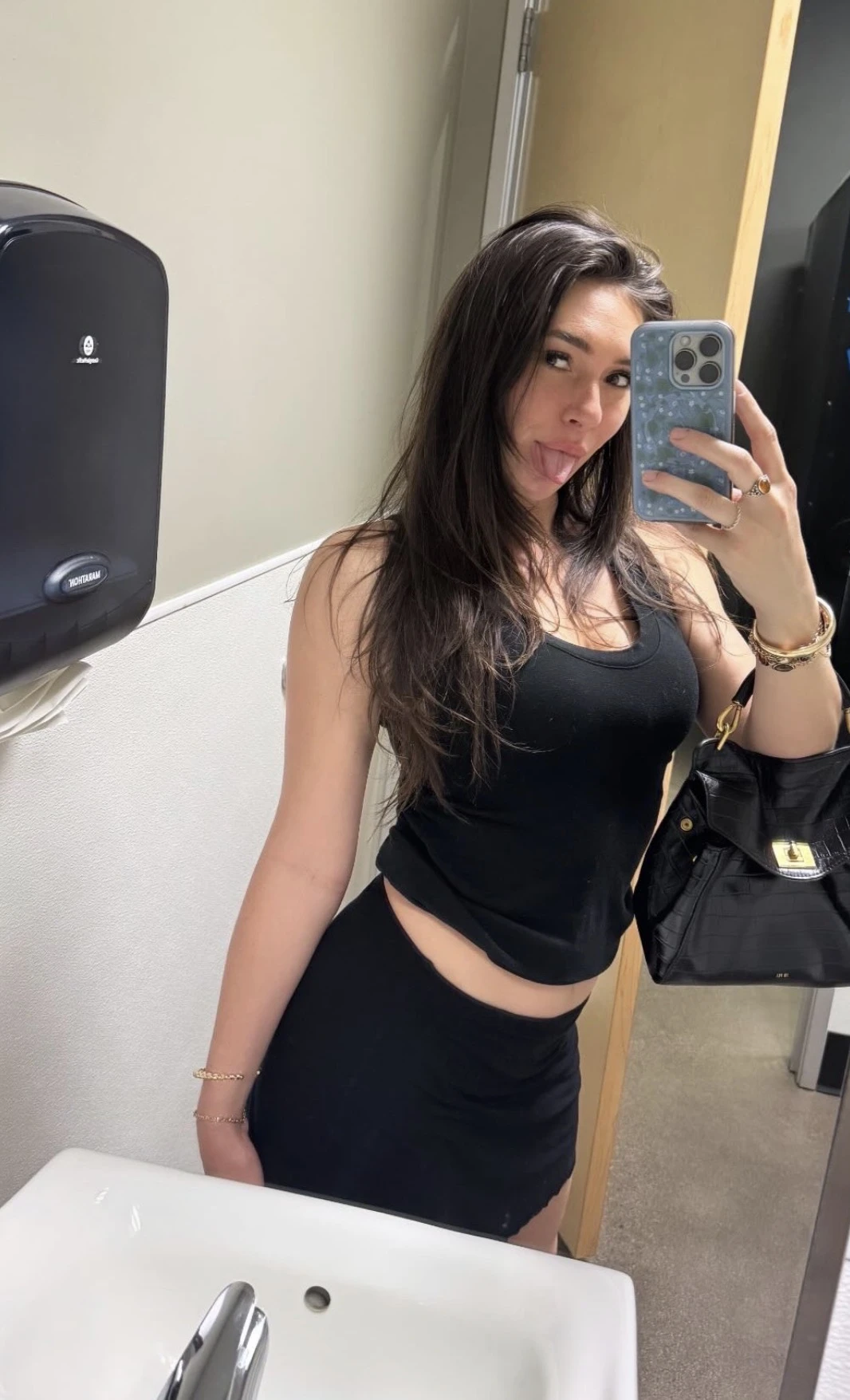 Betia, Escort, Paris