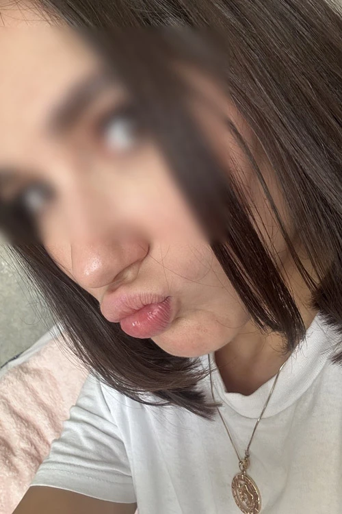 Amira — 3 / 9