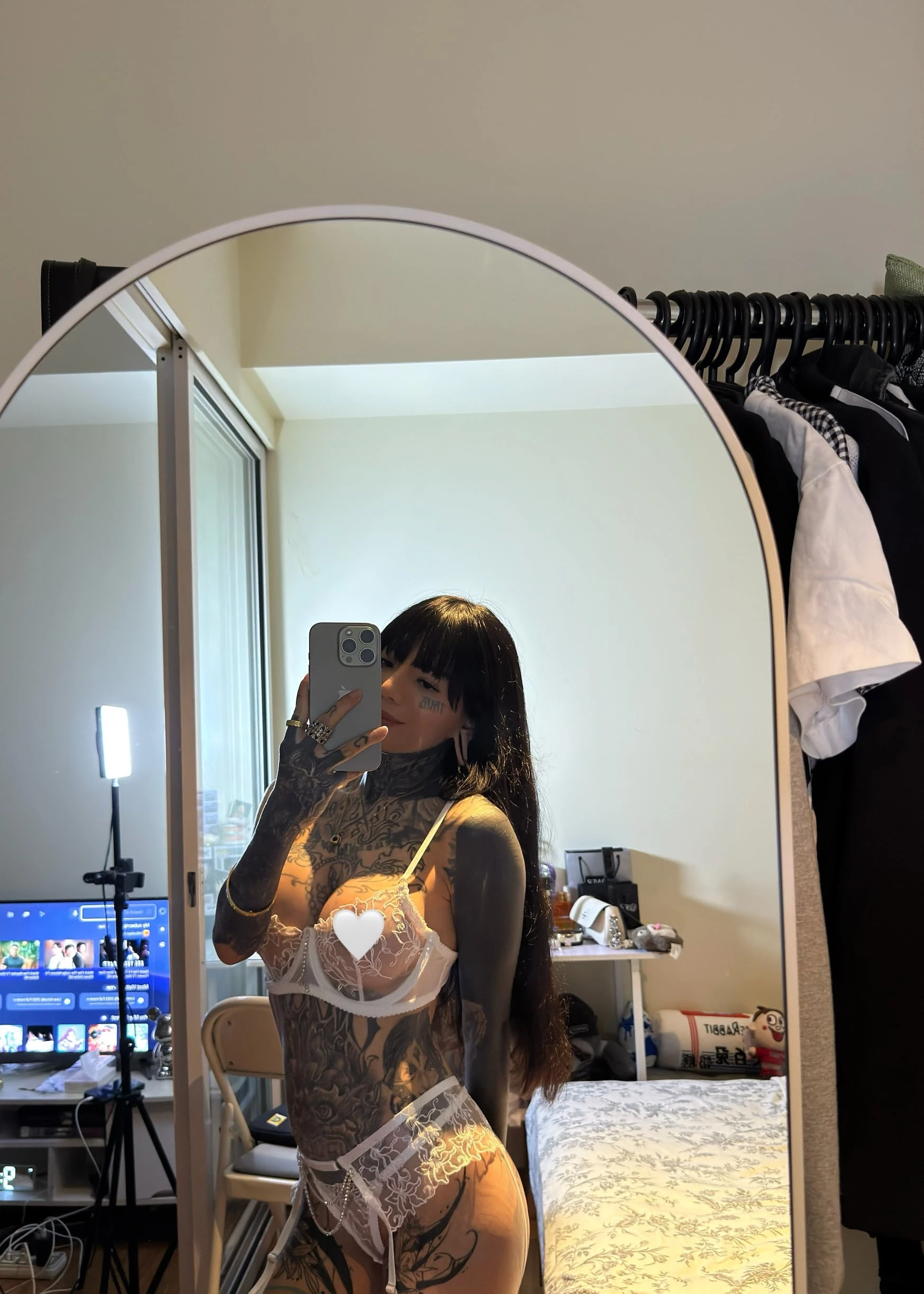 Kim — 4 / 10