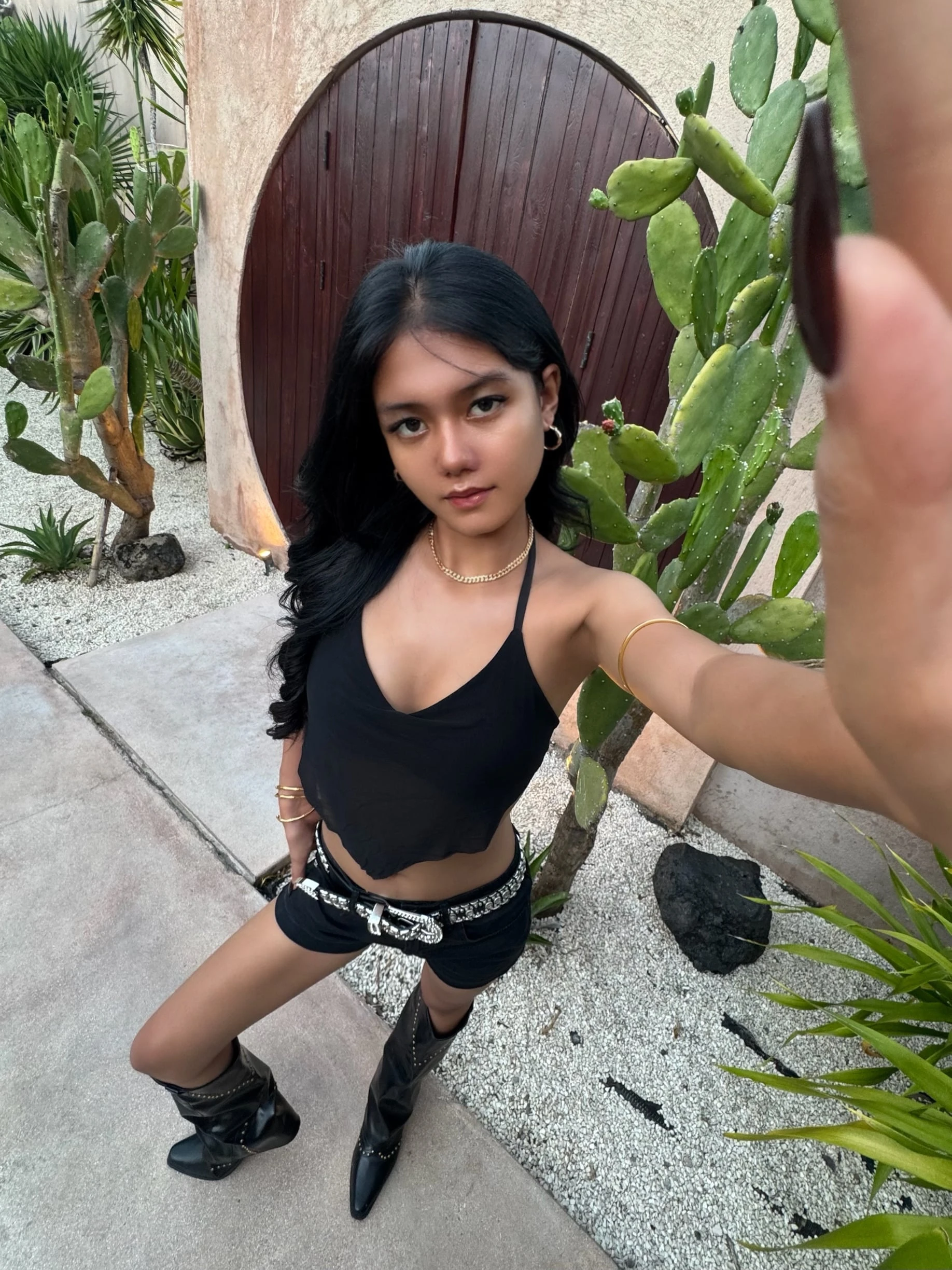 Erika Amelia — 7 / 11
