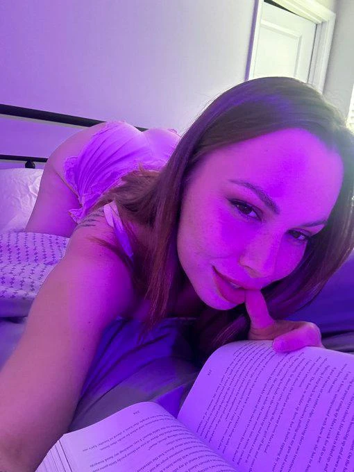 Stella — 2 / 3