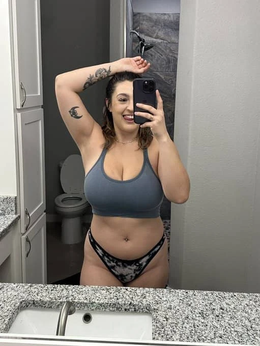 Emionne, Escort, Adelaide